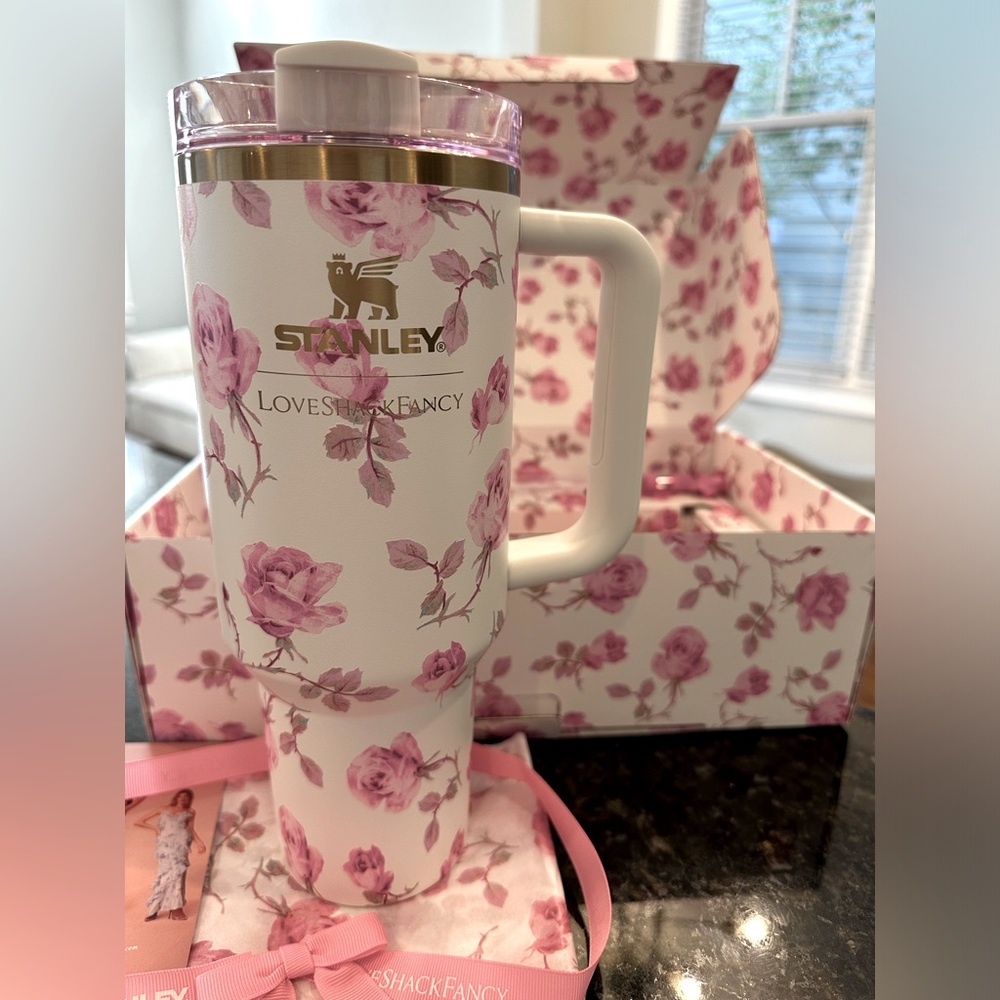 Stanley x LoveShackFancy Quencher 40oz Tumbler, Ribbon Rosa - NEW IN …